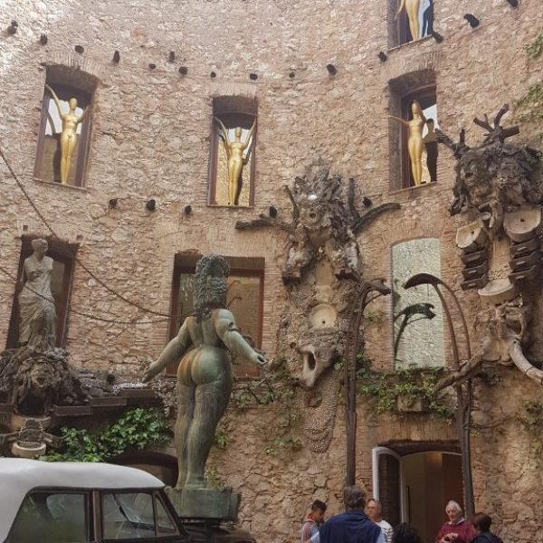 Musée-Dali-576x1024